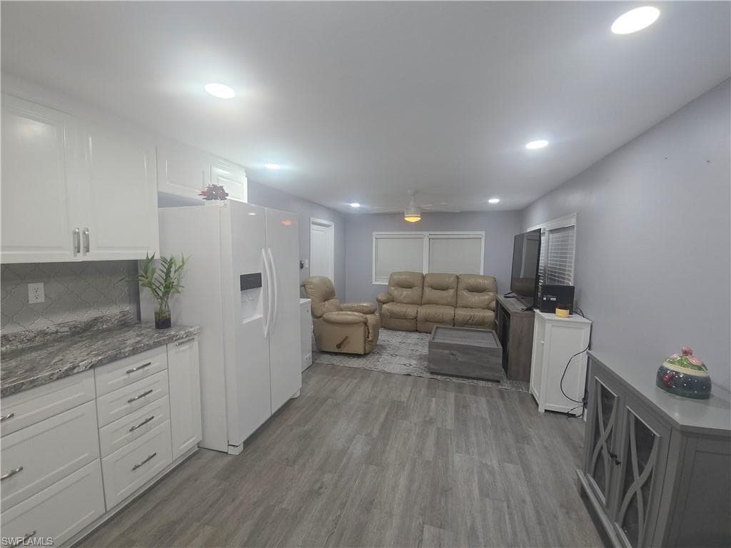 9 Moonstone CIR, NAPLES FL 34112-8