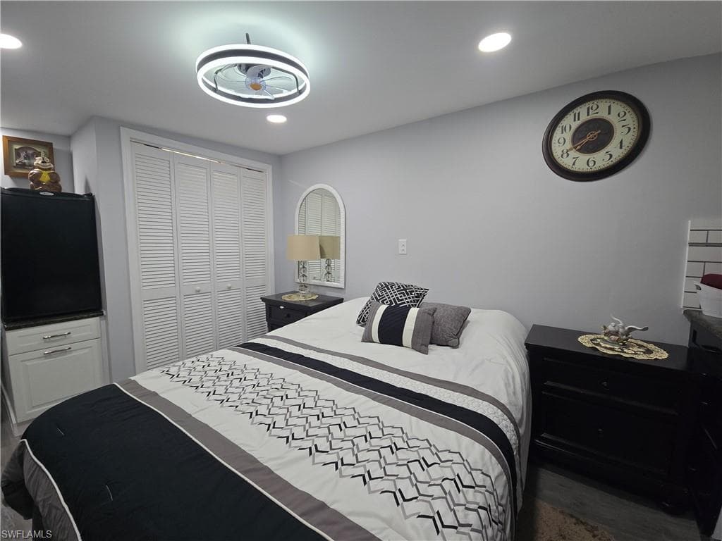 9 Moonstone CIR, NAPLES FL 34112-20