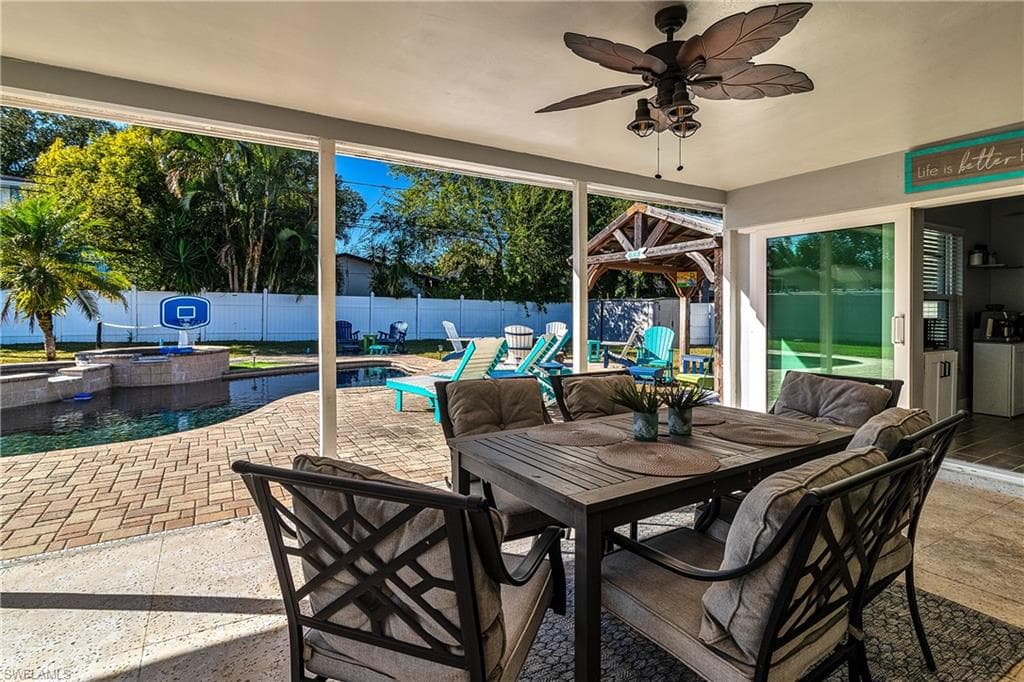 2376 Armour DR, DUNEDIN FL 34698-26