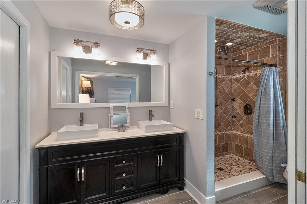 2376 Armour DR, DUNEDIN FL 34698-17