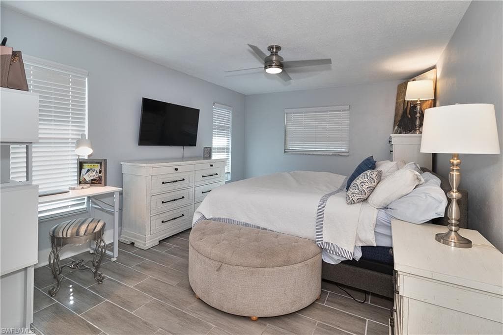 2376 Armour DR, DUNEDIN FL 34698-14