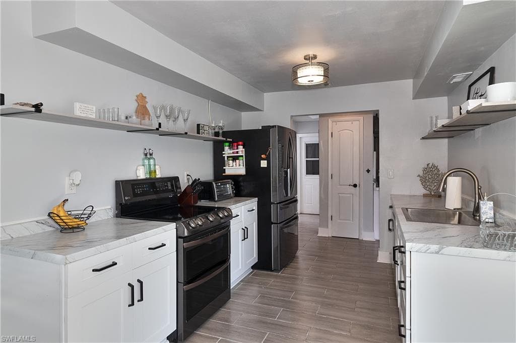 2376 Armour DR, DUNEDIN FL 34698-10