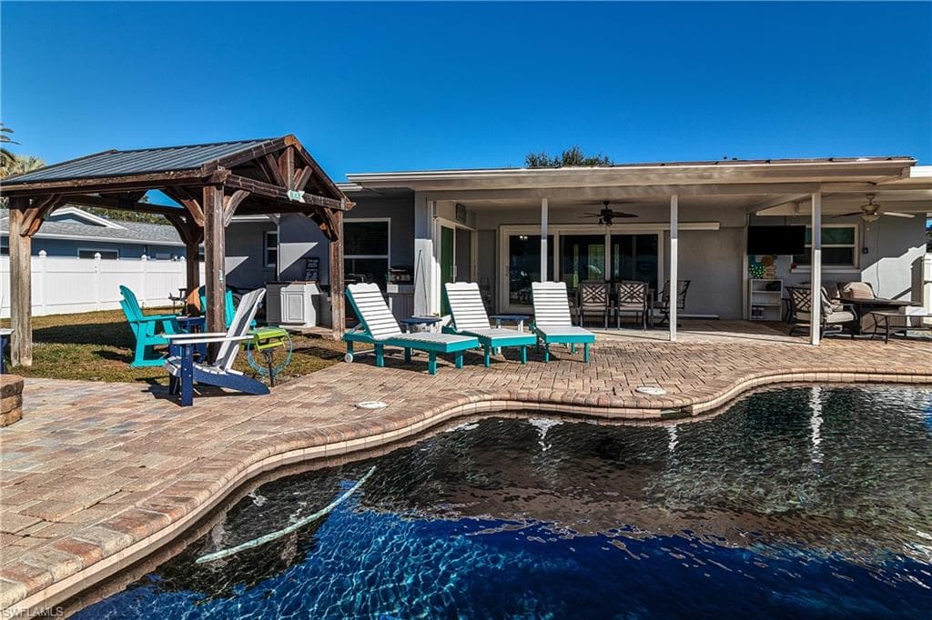 2376 Armour DR, DUNEDIN FL 34698-34