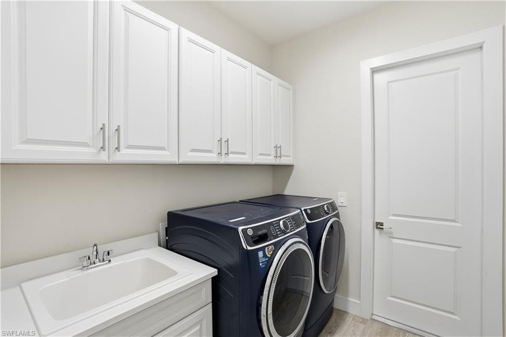 3635 Sapphire Cove CIR, NAPLES FL 34114-42