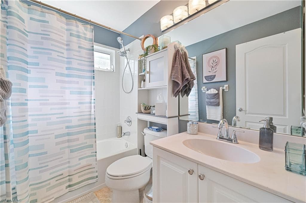 21593 Windham RUN, ESTERO FL 33928-32