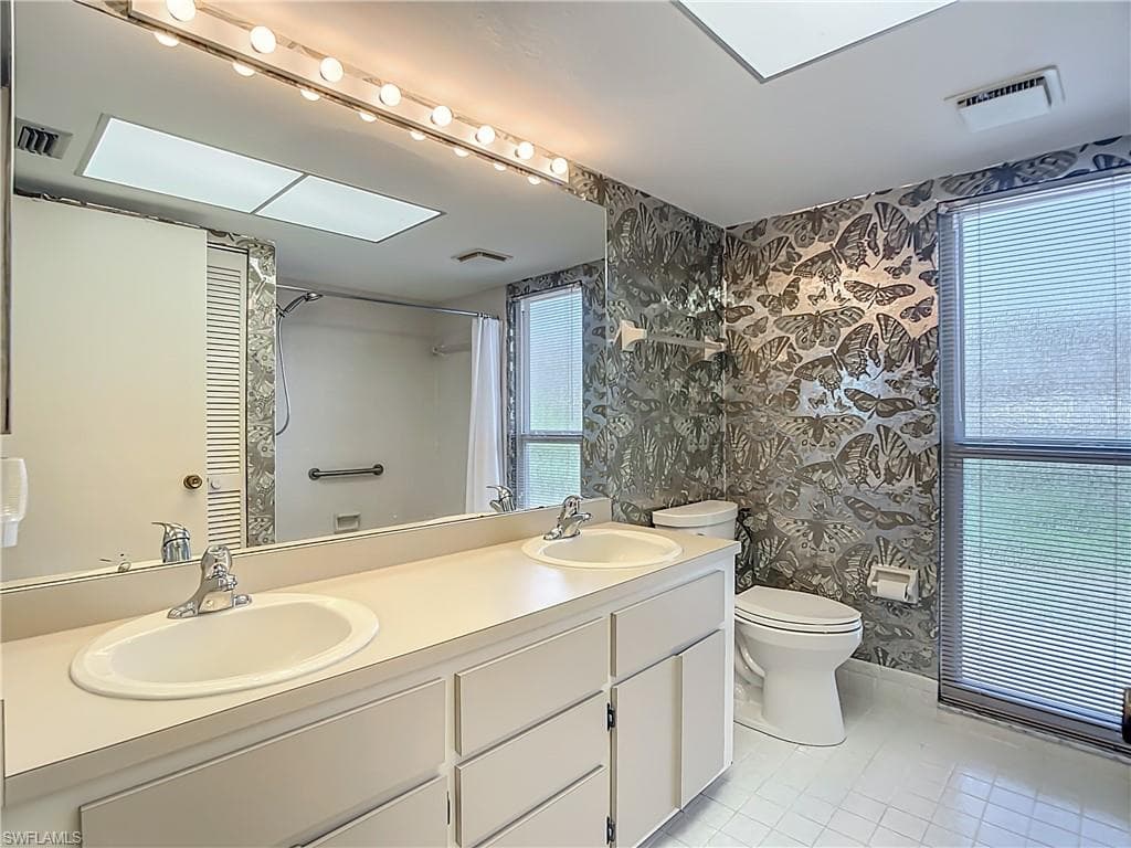 1595 Bunting LN, SANIBEL FL 33957-16