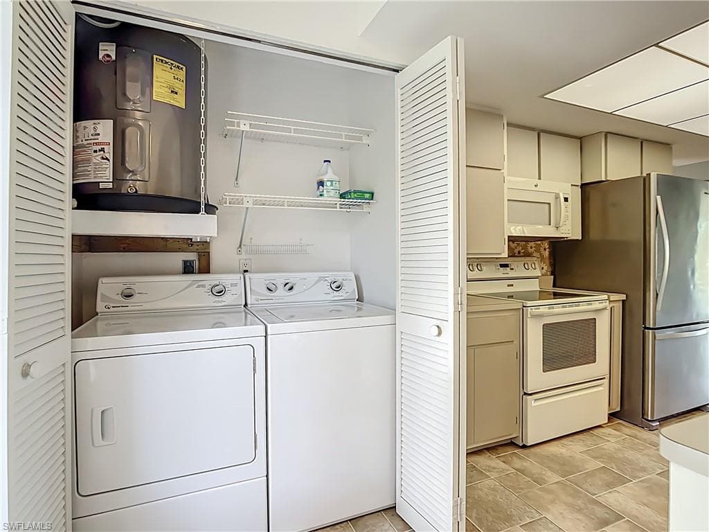 1595 Bunting LN, SANIBEL FL 33957-27