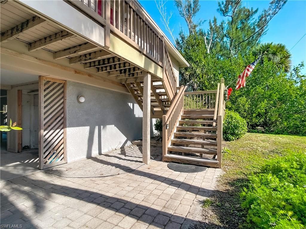 1595 Bunting LN, SANIBEL FL 33957-32