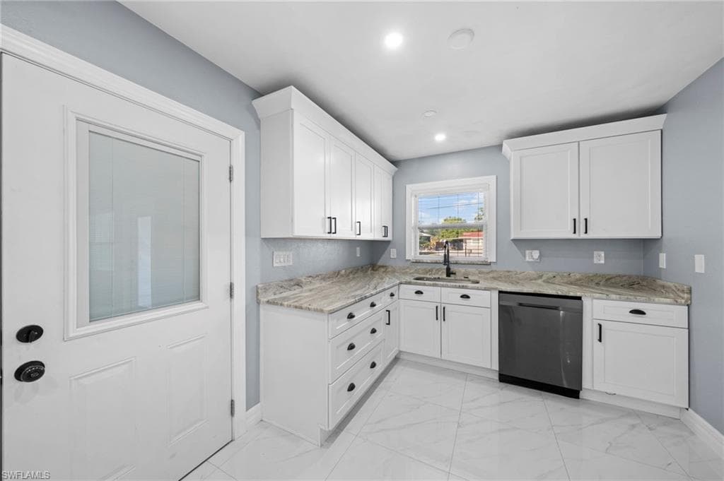 1956 Indian Creek DR, NORTH FORT MYERS FL 33917-6