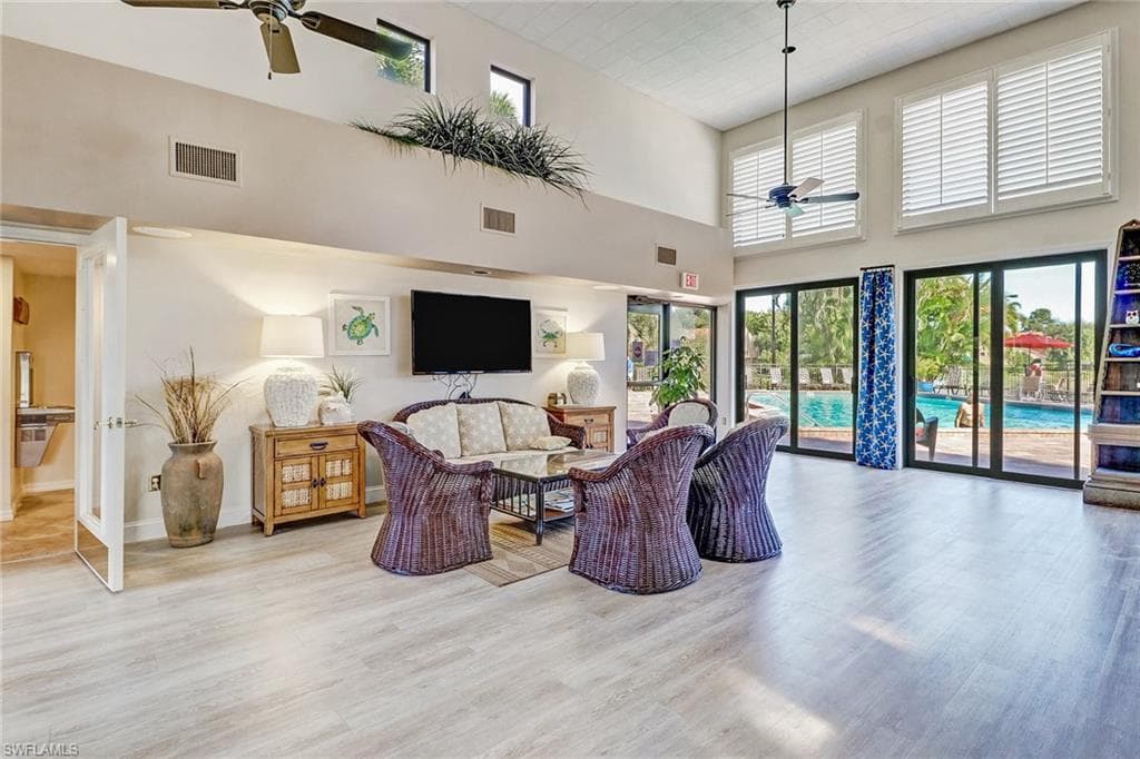 571 Beachwalk CIR # S201, NAPLES FL 34108-25