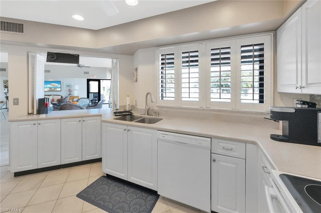 571 Beachwalk CIR # S201, NAPLES FL 34108-21