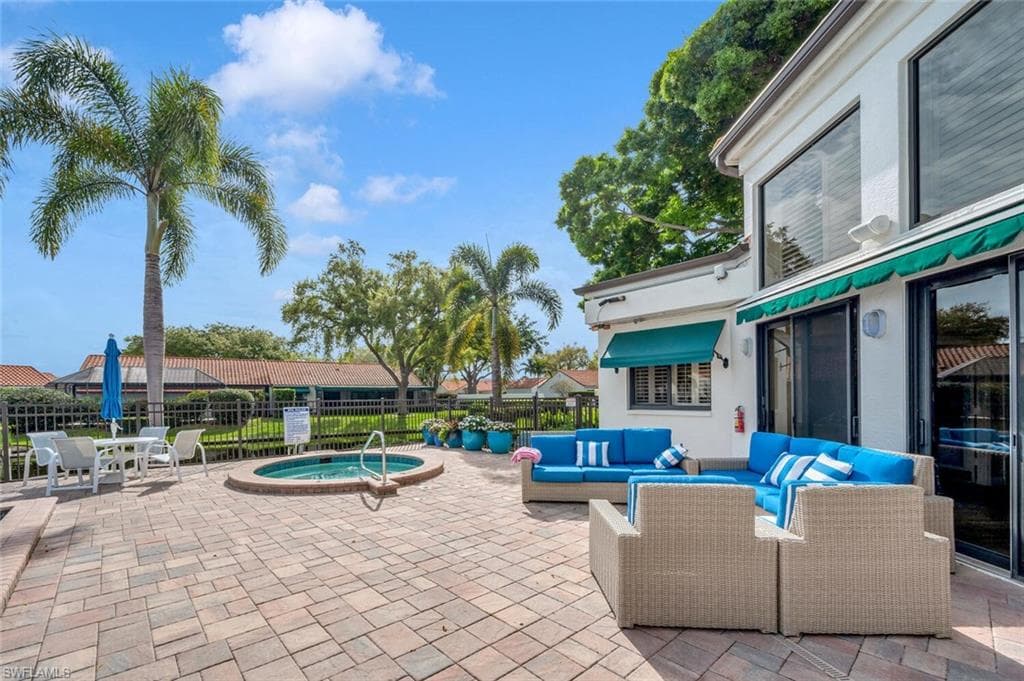 571 Beachwalk CIR # S201, NAPLES FL 34108-17