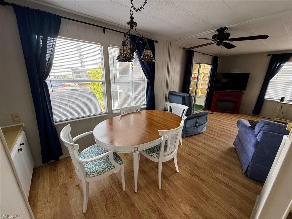 541 Freedom ST, NORTH FORT MYERS FL 33917-9