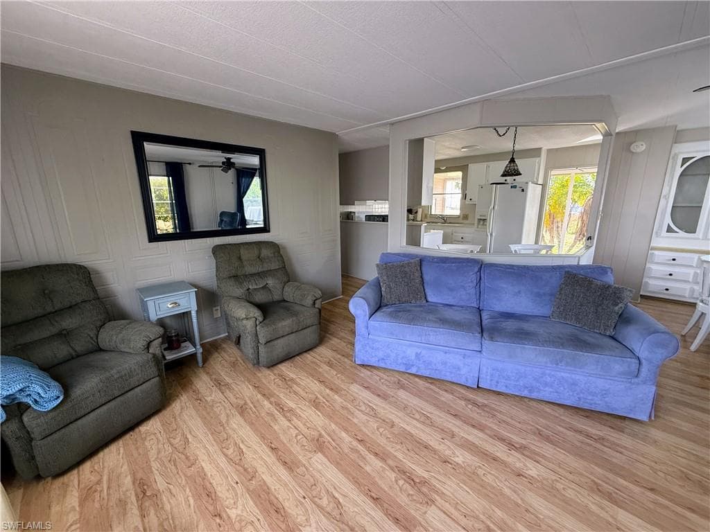 541 Freedom ST, NORTH FORT MYERS FL 33917-3