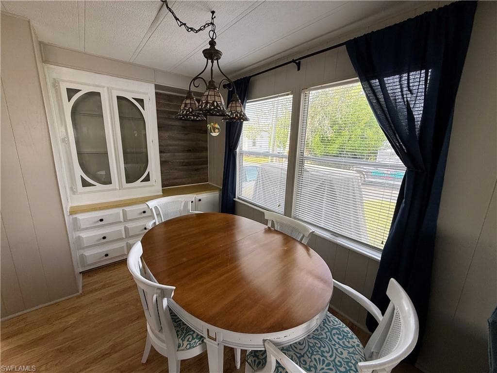 541 Freedom ST, NORTH FORT MYERS FL 33917-7