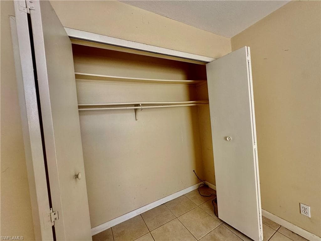 2300 Crystal DR, FORT MYERS FL 33907-9