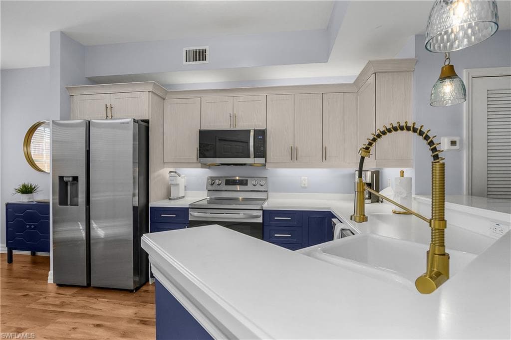 451 Bayfront PL # 5201, NAPLES FL 34102-15