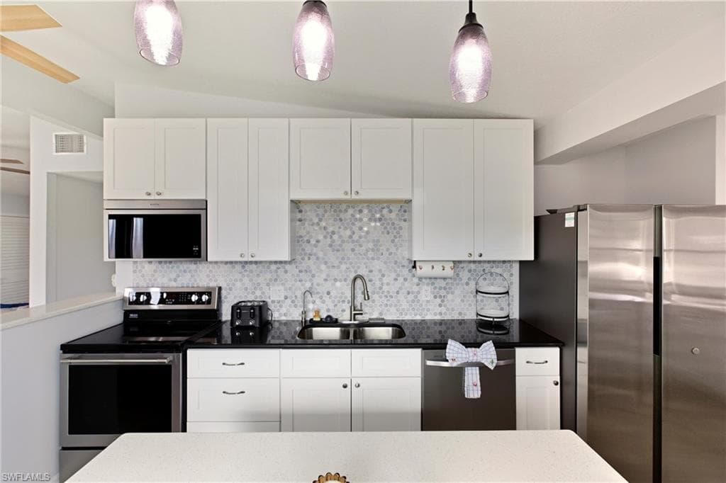 185 Hibiscus DR, FORT MYERS BEACH FL 33931-9