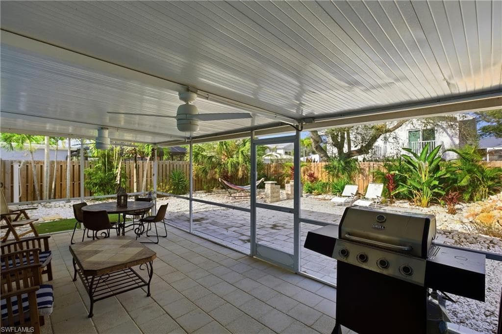 185 Hibiscus DR, FORT MYERS BEACH FL 33931-32