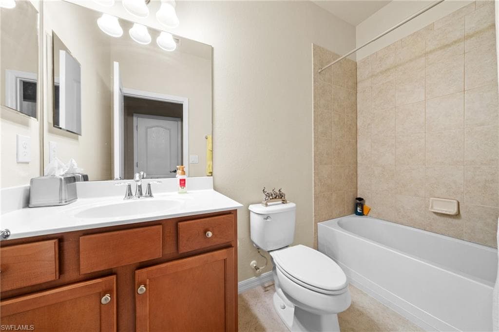 2728 Via Piazza LOOP, FORT MYERS FL 33905-15