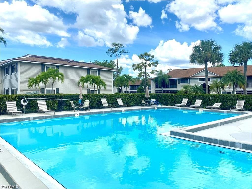 8121 S Woods CIR # 8, FORT MYERS FL 33919-22