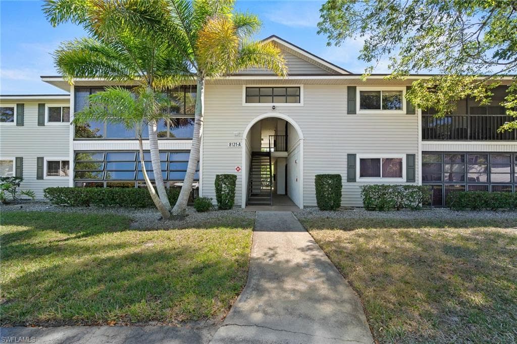 8121 S Woods CIR # 8, FORT MYERS FL 33919-2