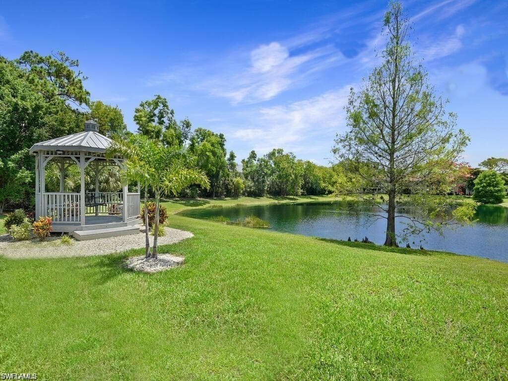 8121 S Woods CIR # 8, FORT MYERS FL 33919-27