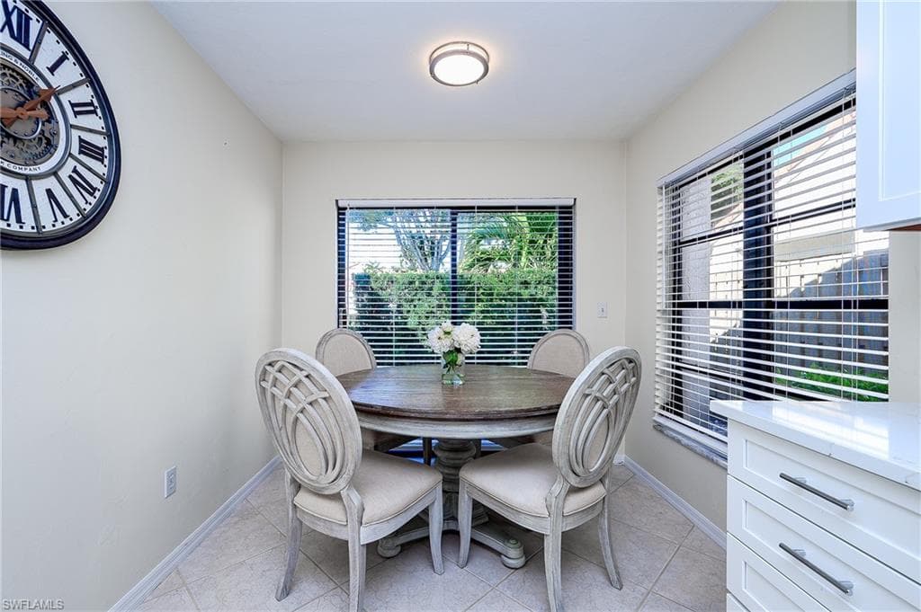 833 Reef Point CIR, NAPLES FL 34108-5