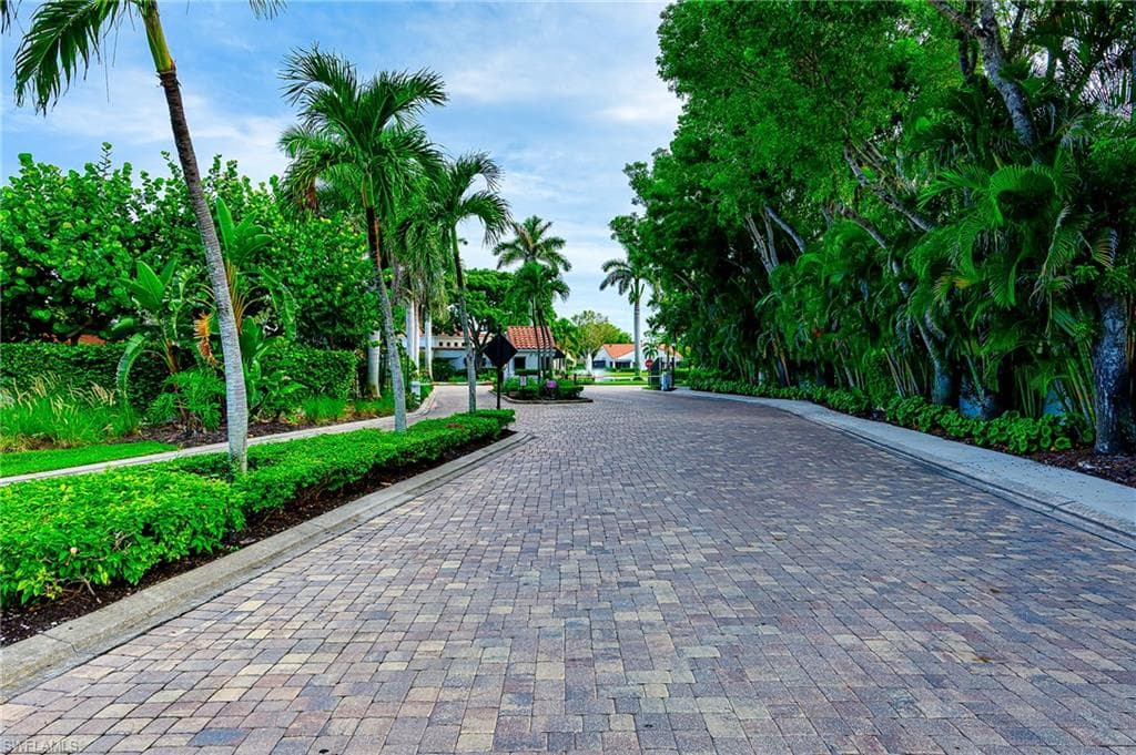 833 Reef Point CIR, NAPLES FL 34108-27