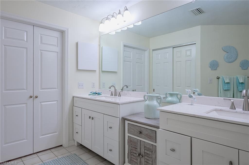 833 Reef Point CIR, NAPLES FL 34108-19