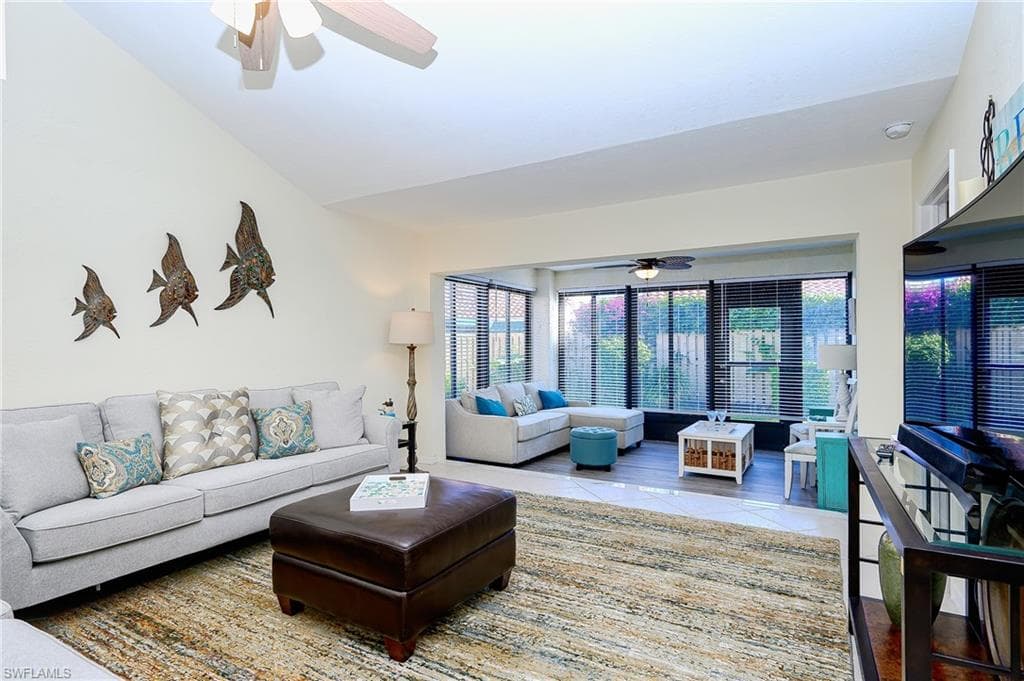 833 Reef Point CIR, NAPLES FL 34108-10
