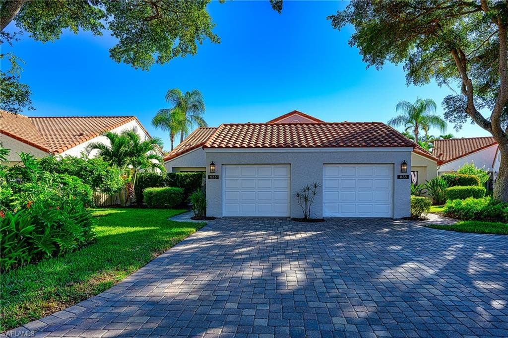 833 Reef Point CIR, NAPLES FL 34108-24