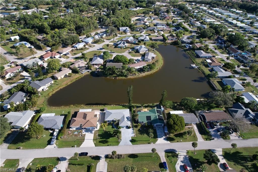 10322 Sandy Hollow LN, BONITA SPRINGS FL 34135-1
