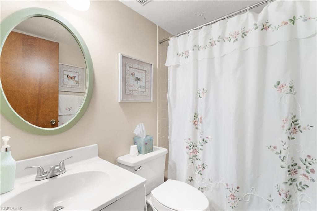 610 Victoria DR # 101C, CAPE CORAL FL 33904-19