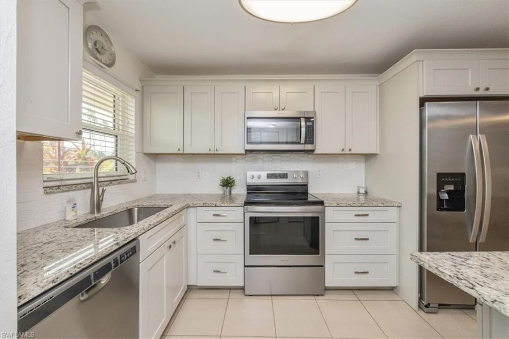 499 Forest Lakes BLVD # 110, NAPLES FL 34105-2