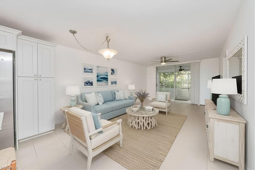 499 Forest Lakes BLVD # 110, NAPLES FL 34105-4