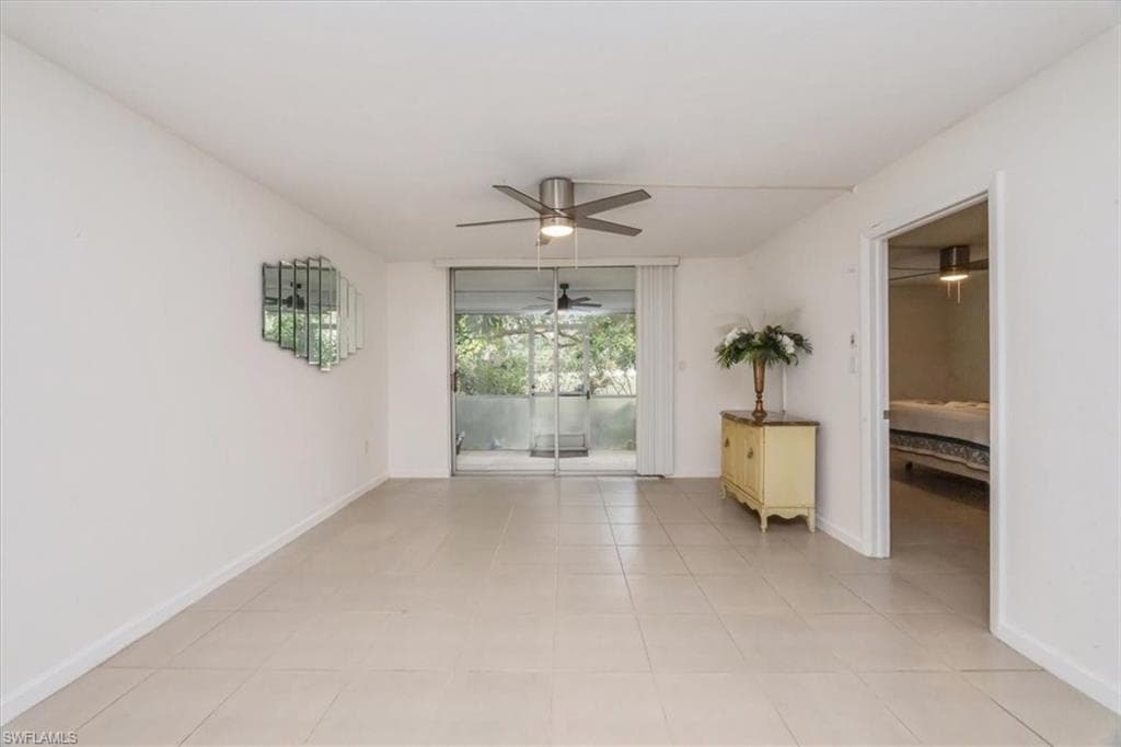 499 Forest Lakes BLVD # 110, NAPLES FL 34105-19