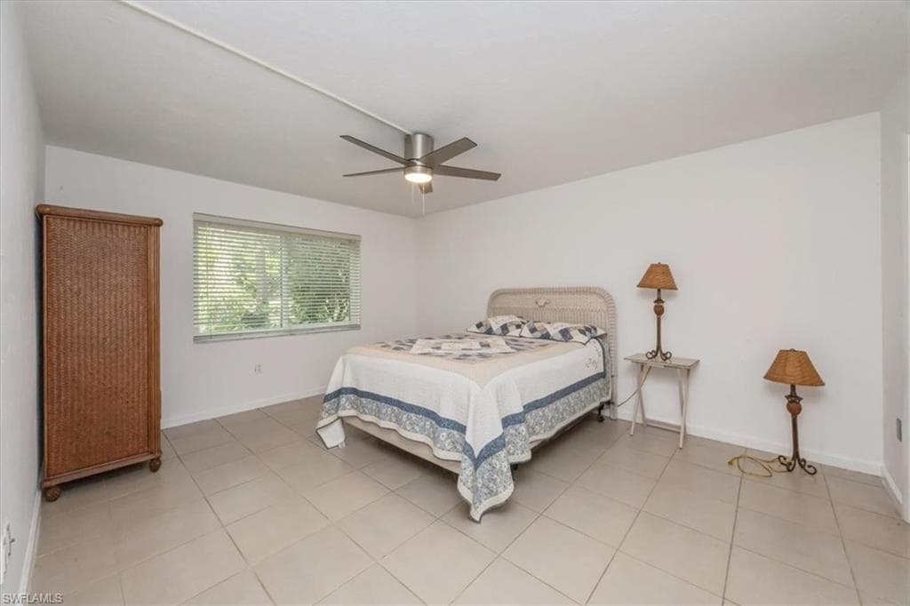499 Forest Lakes BLVD # 110, NAPLES FL 34105-9