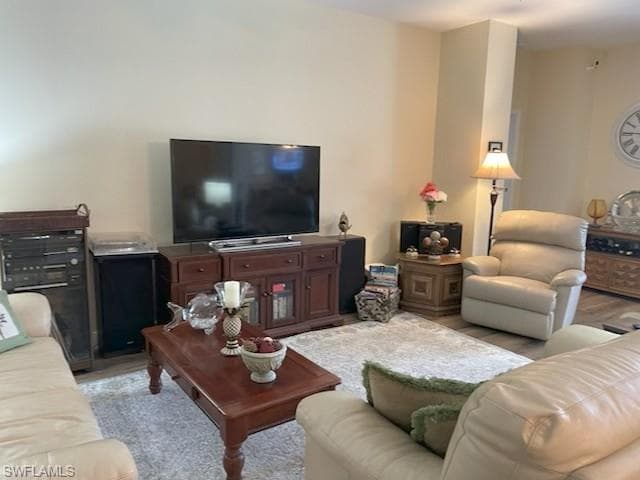 9214 Palm Island CIR, NORTH FORT MYERS FL 33903-5