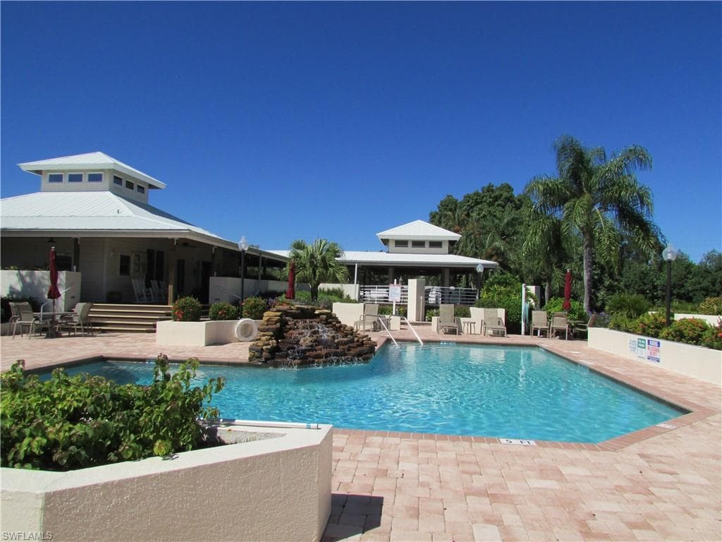 9214 Palm Island CIR, NORTH FORT MYERS FL 33903-20