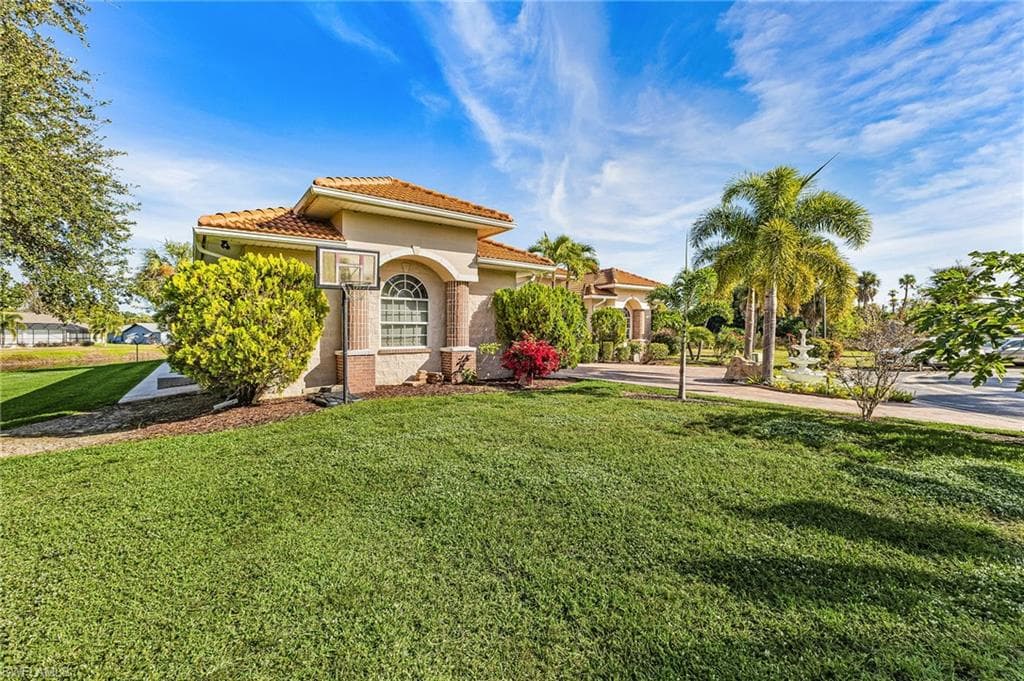 6451 River Club CT, NORTH FORT MYERS FL 33917-1