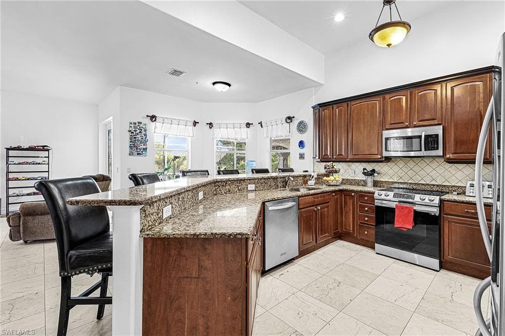 6451 River Club CT, NORTH FORT MYERS FL 33917-9