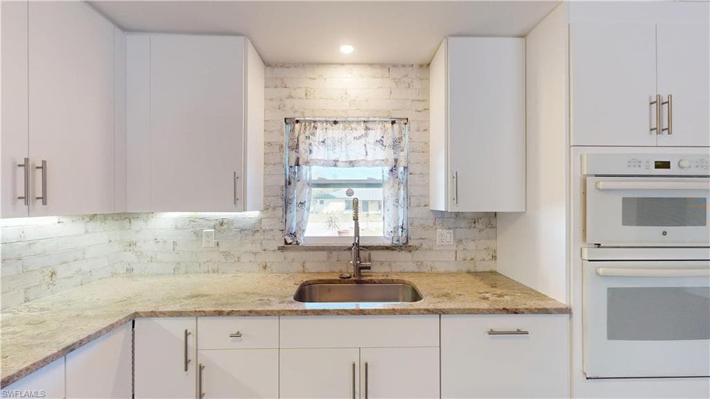 27514 Playa Del Rey LN, BONITA SPRINGS FL 34135-11