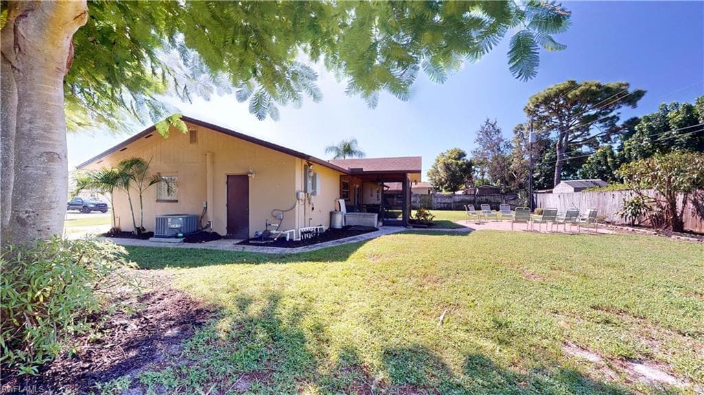 27514 Playa Del Rey LN, BONITA SPRINGS FL 34135-38