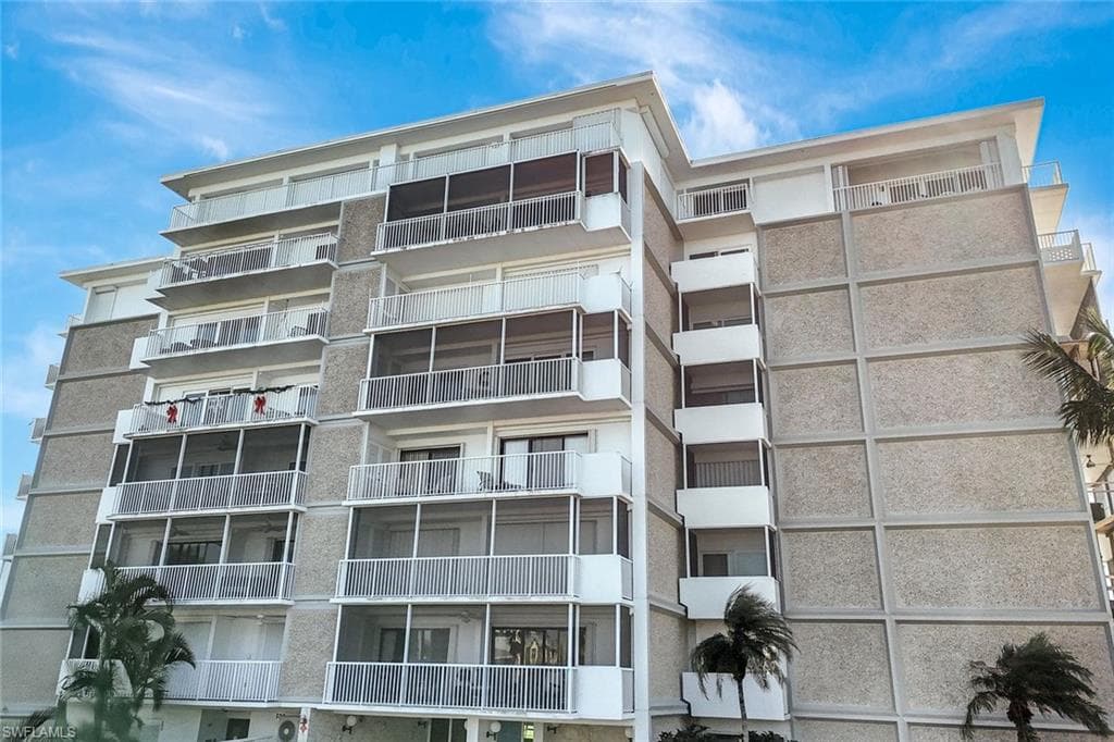 60 Pelican ST W # 401, NAPLES FL 34113-26