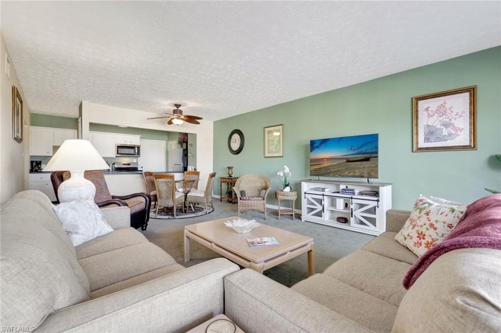 60 Pelican ST W # 401, NAPLES FL 34113-7