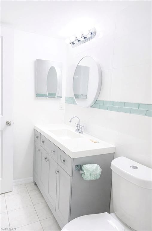 3325 Airport RD N # F1, NAPLES FL 34105-4