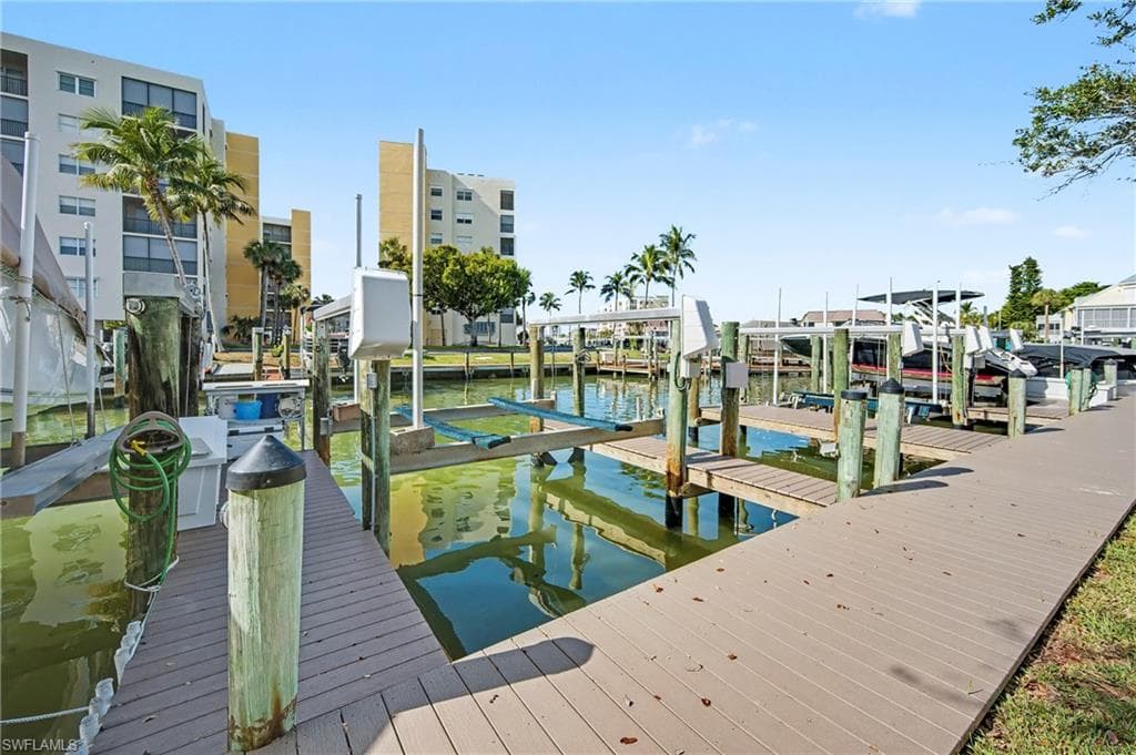 4331 Bay Beach LN 651-42