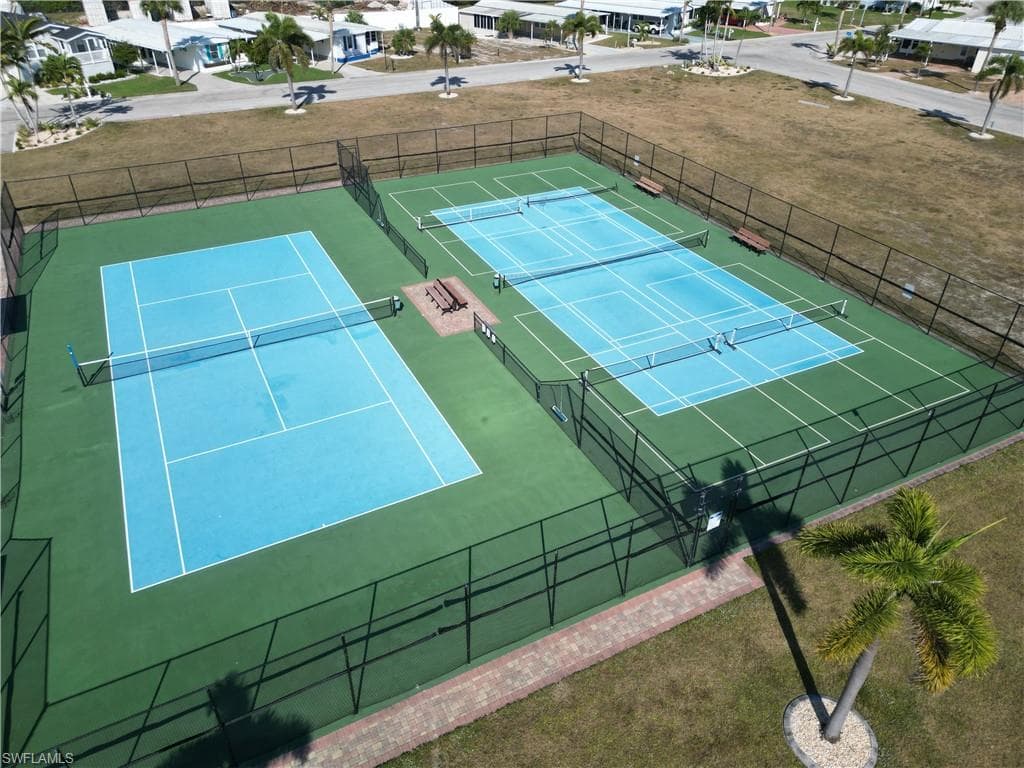 11210 Bayside LN, FORT MYERS BEACH FL 33931-6