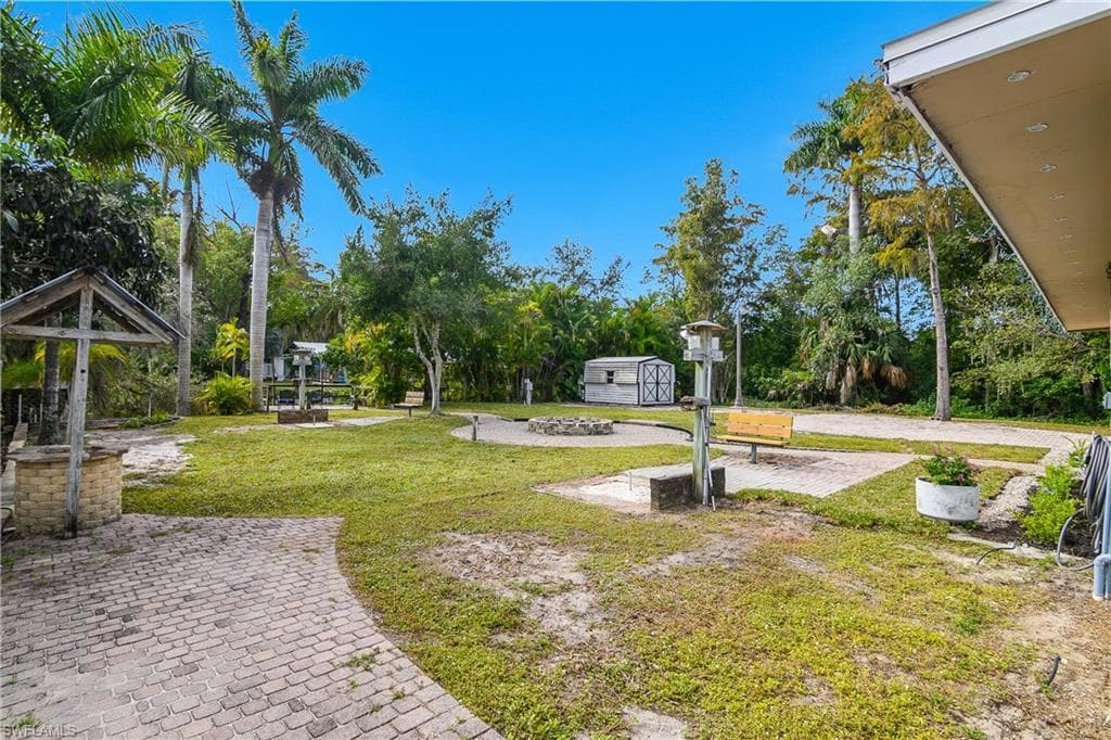 48 Republic DR, NAPLES FL 34112-26